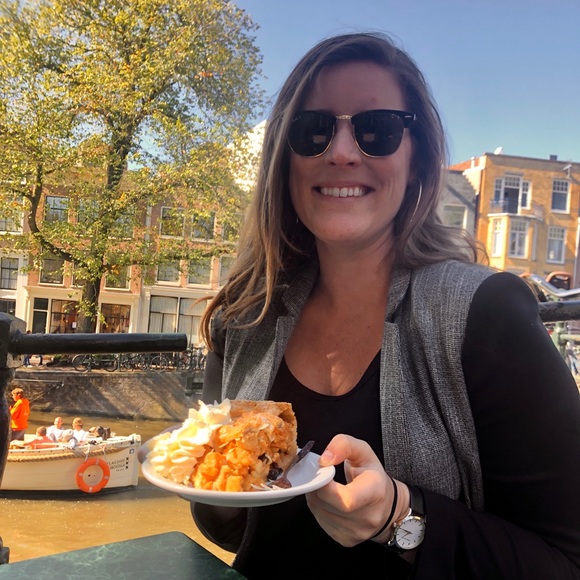 Meet your Posher, Nikki - Picture 3 of 3